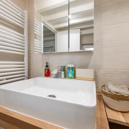 Magnifique Flat Le Belleville - Lumineux - 4 Personnes - Proche Metro Apartment
